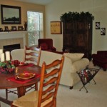 Waterford Court Apartments Dining&Living Area
