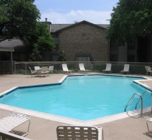 Bent Tree Oaks Apartment Pool 1