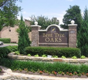 Bent Tree Oaks Apartment Sign