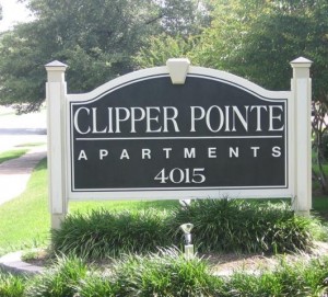 Clipper Pointe Apartment Sign