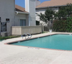 Garden Oaks Apartment Pool